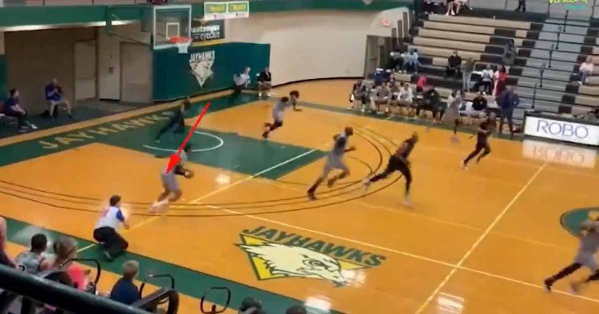 Pogledajte kako je košarkaš spasio suca koji je doživio srčani udar