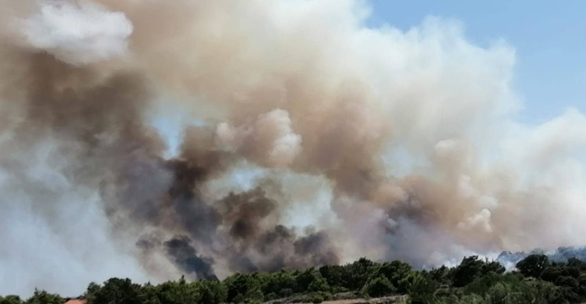 Lokaliziran požar na Viru: "Dežurat ćemo cijelu noć"