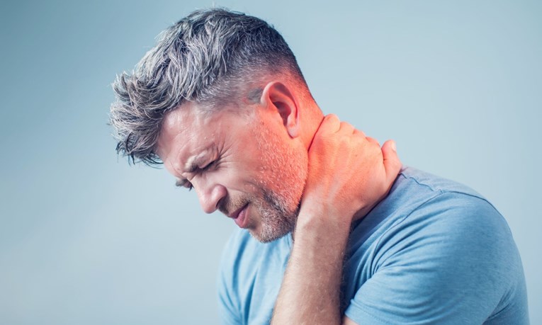 Pravi uzrok bolova u vratu vjerojatno ima vrlo malo veze s lošim držanjem