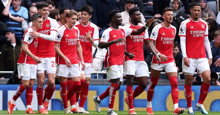 Arsenal dramatično pobijedio Tottenham u derbiju. Vodio 3:0 pa do kraja strepio