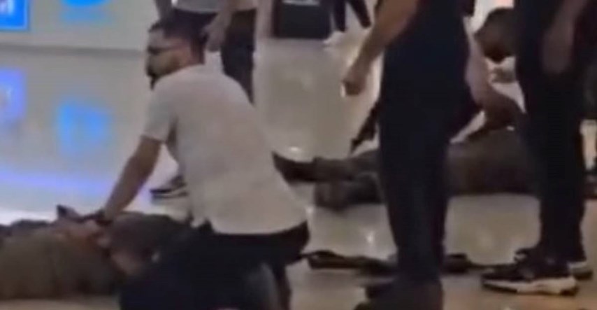 U shopping centru u Izraelu izbo dvije žene nožem. Jednu je ubio