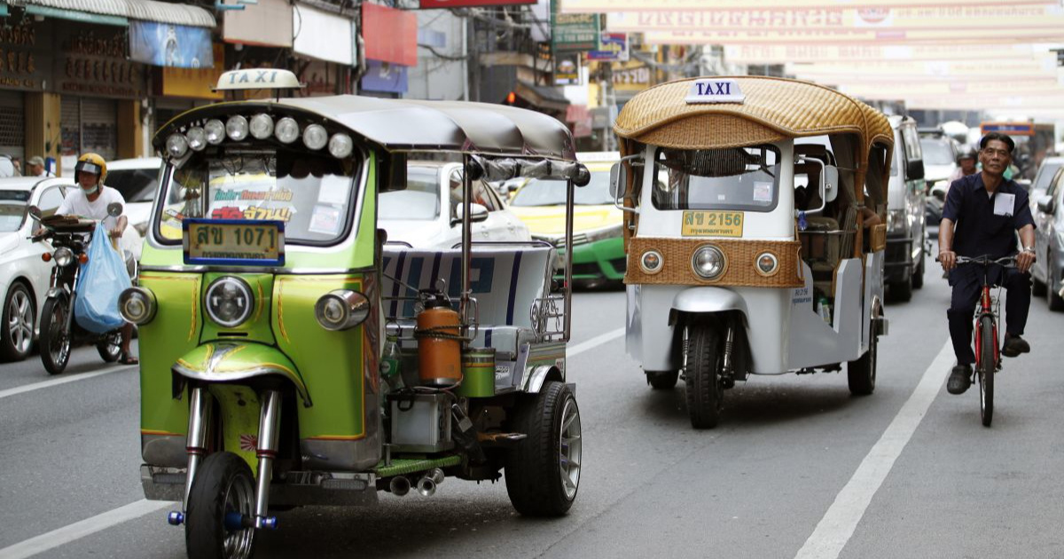 Bangkok bi mogao zabraniti tuk-tukove na benzin