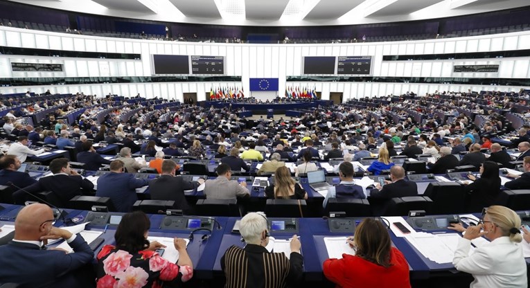 Europski parlament velikom većinom odobrio planove za veću proizvodnju streljiva