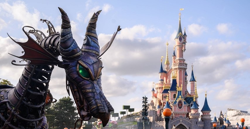 Vlak s EU parlamentarcima koji su išli na sjednicu greškom otišao za Disneyland