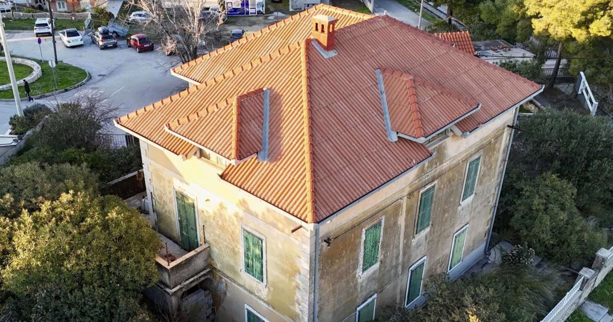 Top oglasi za nekretnine: Povijesna kuća u Splitu i apartman u centru Šibenika