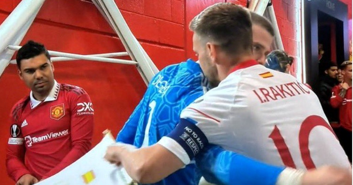 Casemiro je vidio da De Gea grli Rakitića. Njegova reakcija postala je viralni hit
