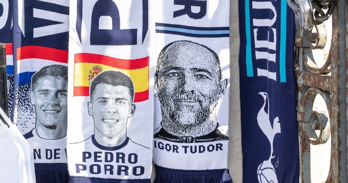 Prodaje se šal s Tudorovim likom uz poznatu izreku