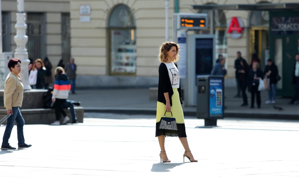 Poput modela: Doris Pinčić Rogoznica privlačila poglede na Trgu bana Jelačića