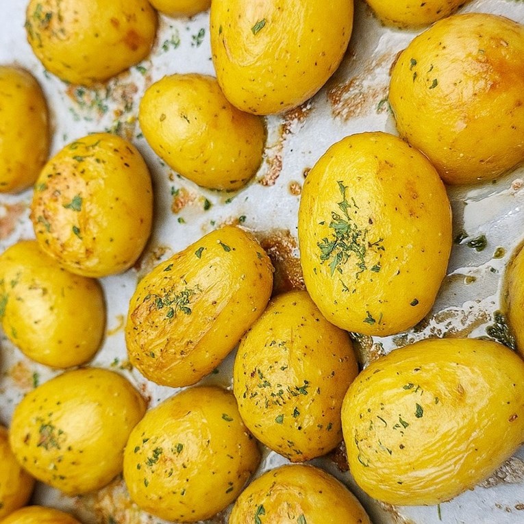 Teško da ćete pronaći bolji recept za krumpir iz pećnice od ovog, spremite si ga