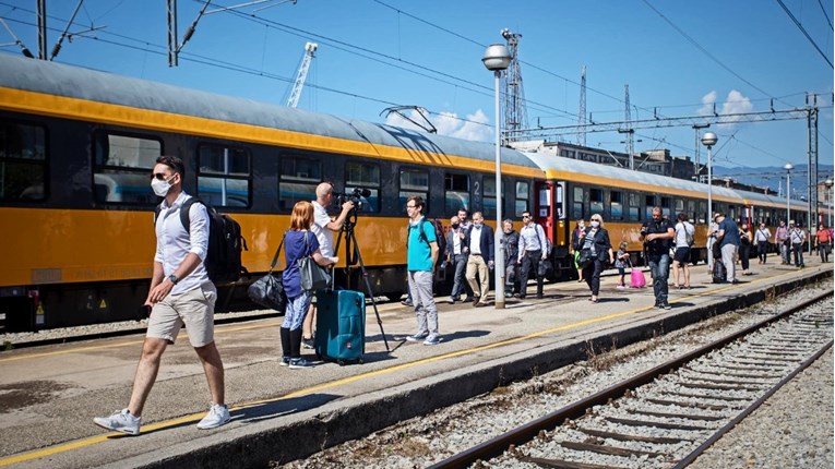 Stiže prvi sezonski vlak RegioJeta iz Praga. U Rijeku dolazi 400 putnika