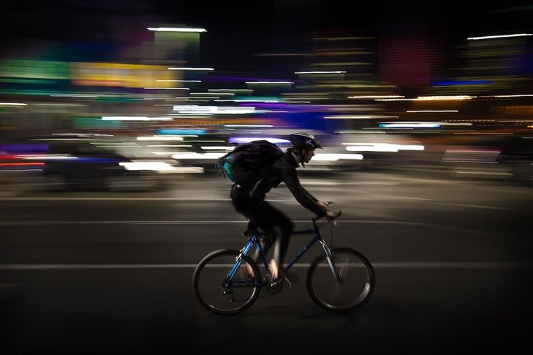 Najbolji savjeti za sigurnu vožnju biciklom po mraku