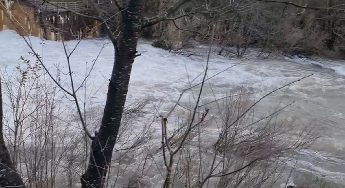 Bujične poplave kod Ogulina. Poplavljeni podrumi, ceste...
