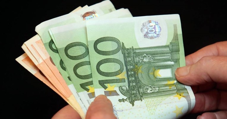 EU zabranjuje veća plaćanja kešom? Predlažu granicu od 10.000 eura
