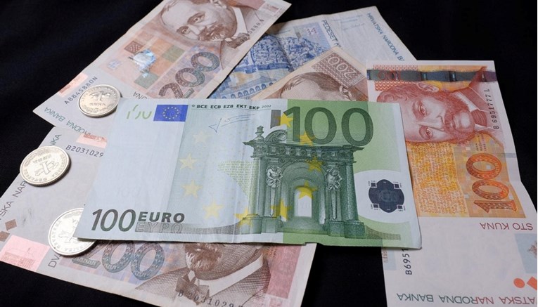 Ako imate pitanja o zamjeni kuna u euro, zovite 0800 2023