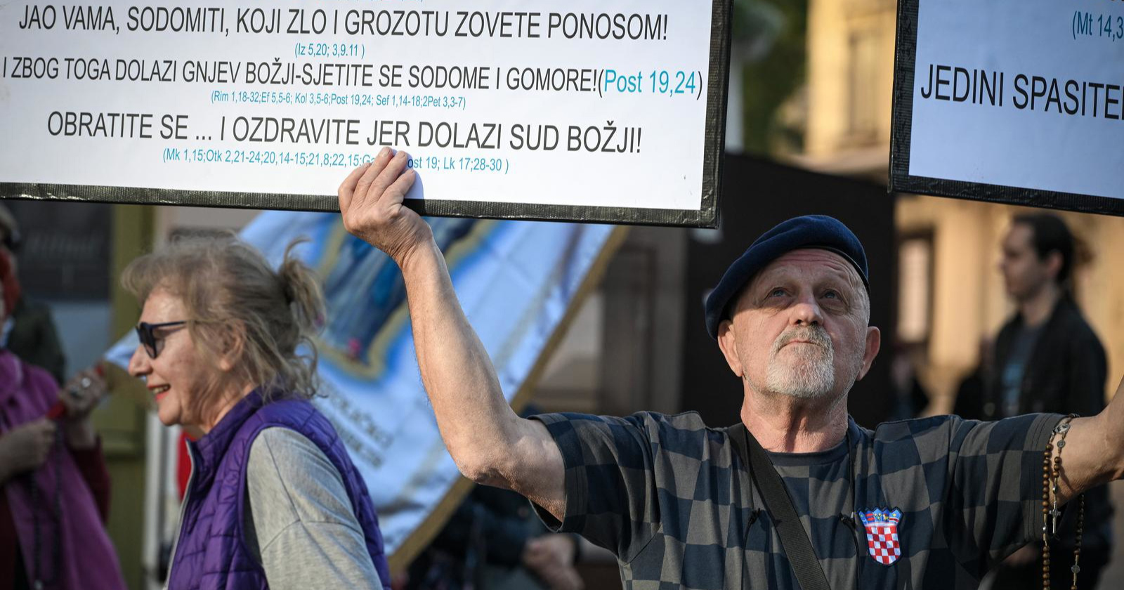 VIDEO Klečavci kleče, bubnjari bubnjaju. Ovo je glavni zagrebački trg