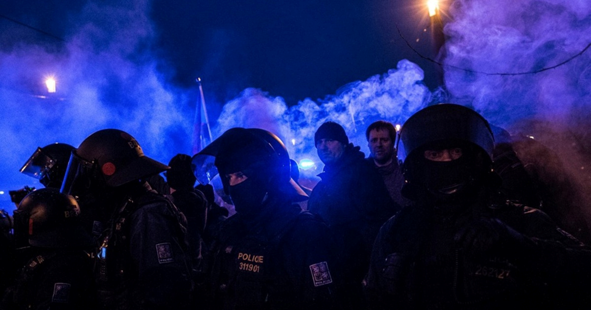 Tisuće se okupile za i protiv prava na pobačaj u Pragu