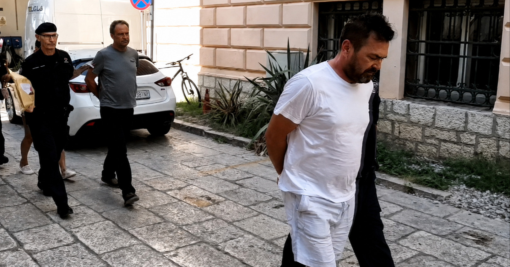 Podmetnuli 10 požara. Čelnik sela: Zgrožen sam, pili su s Hrvatima