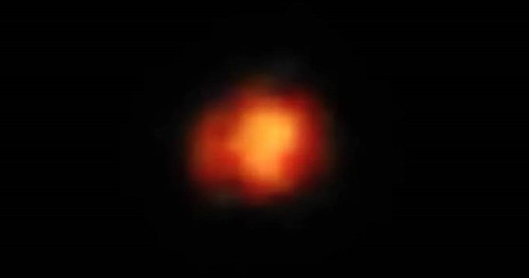 VIDEO Potvrđeno je: Ova crvena mrlja je jedna od najstarijih galaksija u svemiru 