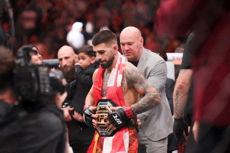 UFC zvijezda se odrekla titule. Njegov rival: Vrati se Isusu i nećeš trunuti u paklu