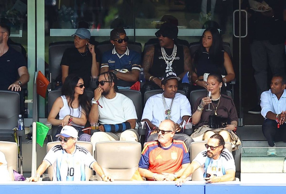 Rihanna stigla na finale SP-a u upečatljivom izdanju, društvo joj pravio A$AP Rocky