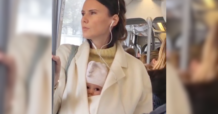 Mama snimljena kako se s bebom vozi u tramvaju, ljudi se pitaju: "Zašto smo sebični?"