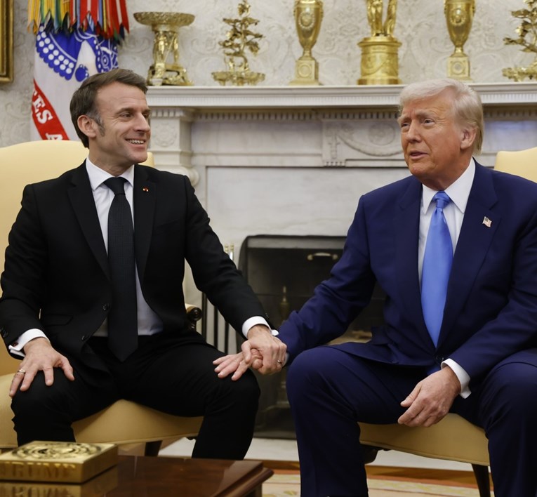 VIDEO Macron za vrijeme presice prekinuo Trumpa