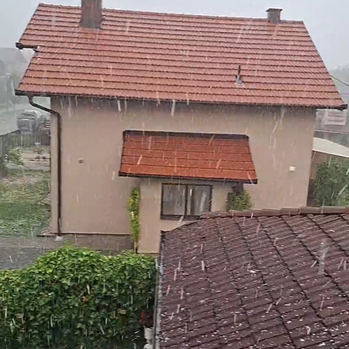 VIDEO Jaka tuča u Slavonskom Brodu