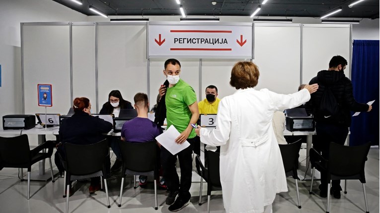 U Srbiji 17.674 novozaražena, pada interes za cijepljenje