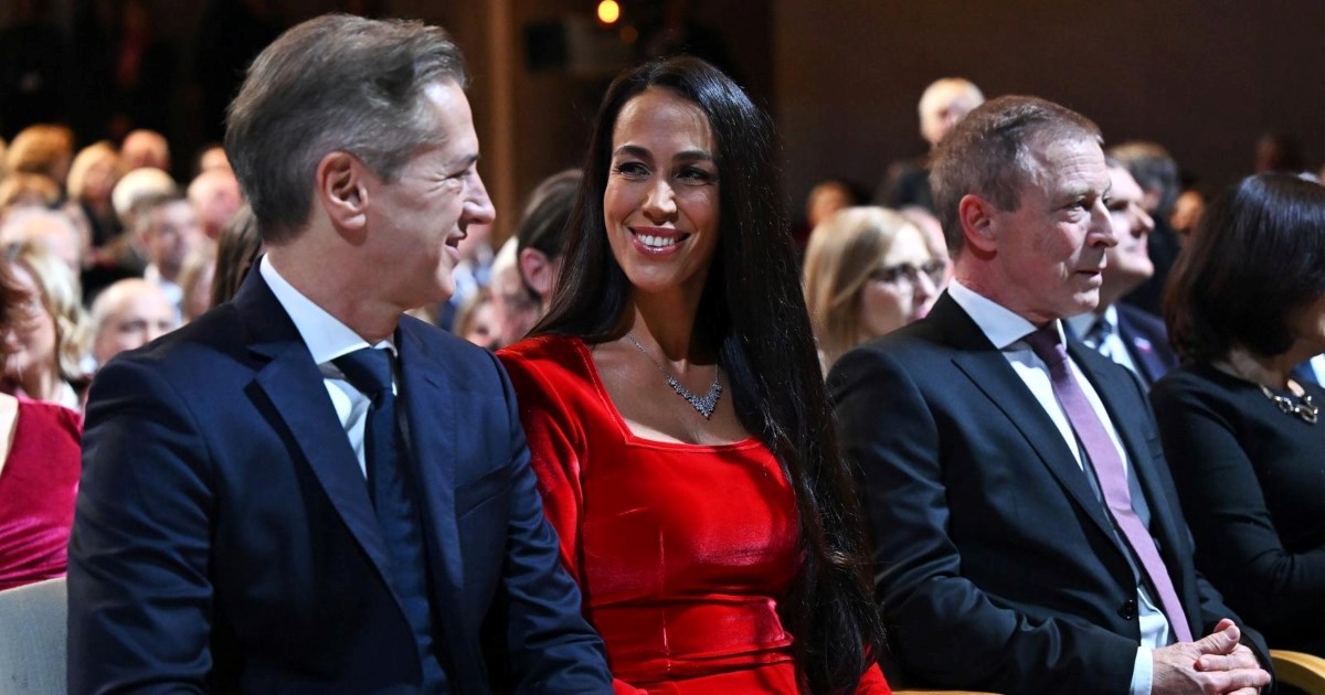 U 2026. vam želimo da vas netko gleda kao što se gledaju Robert Golob i Tina Gaber