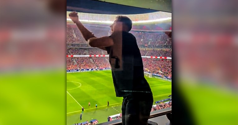 Ovo je sin Diega Simeonea u VIP loži na madridskom derbiju. Pogledajte što radi