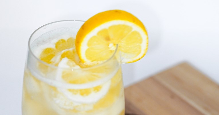 Limunada možda i nije idealan napitak u borbi protiv prehlade i gripe. Evo zašto