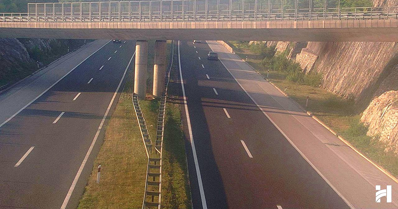 Medvjed ušao na autocestu kod tunela Sveti Rok