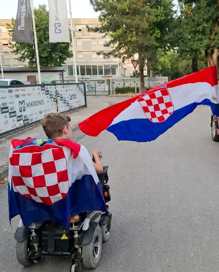 VIDEO Dječaci kojima je Modrić poslao poruku sada bodre Vatrene: "Uz vas smo!"
