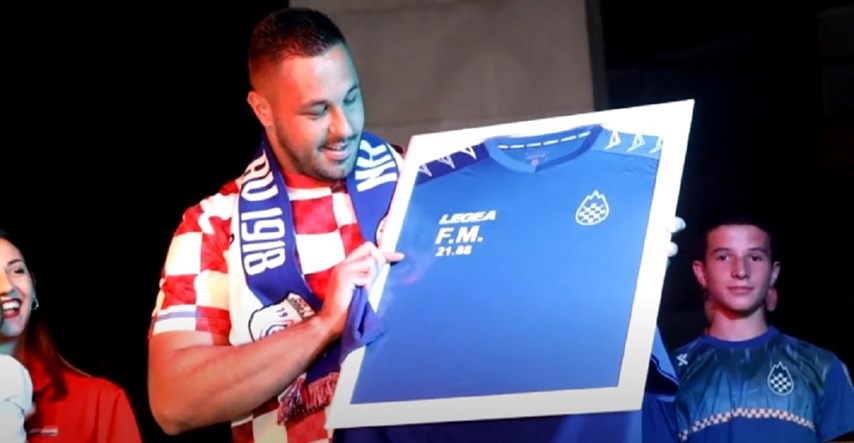 Filip Mihaljević dočekan u rodnom gradu, dobio šal i dres nogometnog kluba