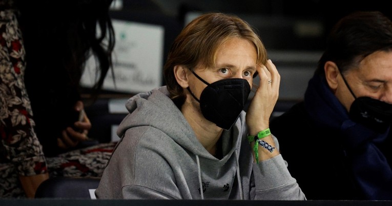 VIDEO Modrić se javio navijaču Reala koji je doživio srčani udar prije utakmice
