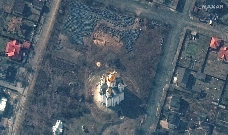 FOTO Ovo su satelitske snimke Buče, vidi se ogromna masovna grobnica