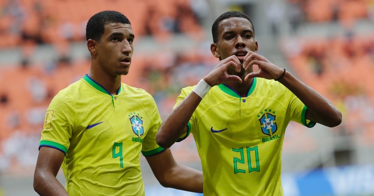 Ima 16 godina, zovu ga Mali Messi i Barcelona upravo gubi utrku za njim