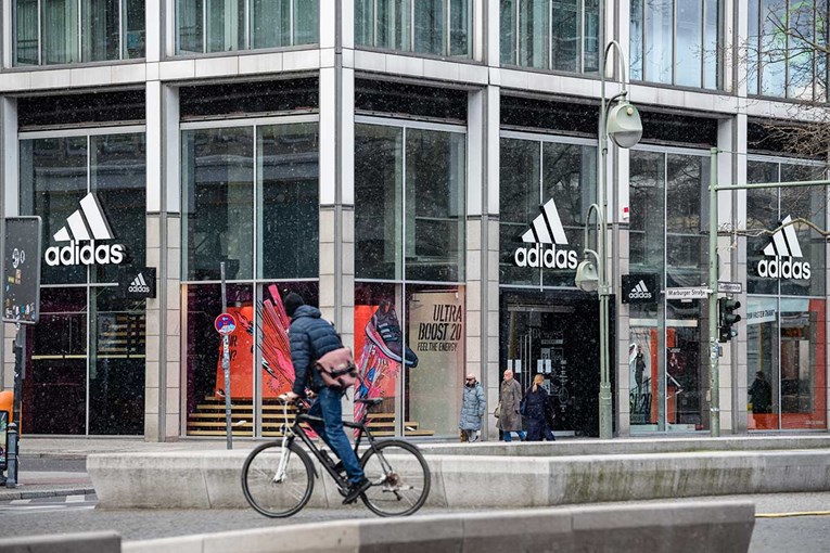 Adidas dobio 2,4 milijarde eura kredita od njemačke državne banke