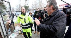 VIDEO Ljudi se žalili Tomaševiću dok je čistio smeće: "Dajte, molim vas..."