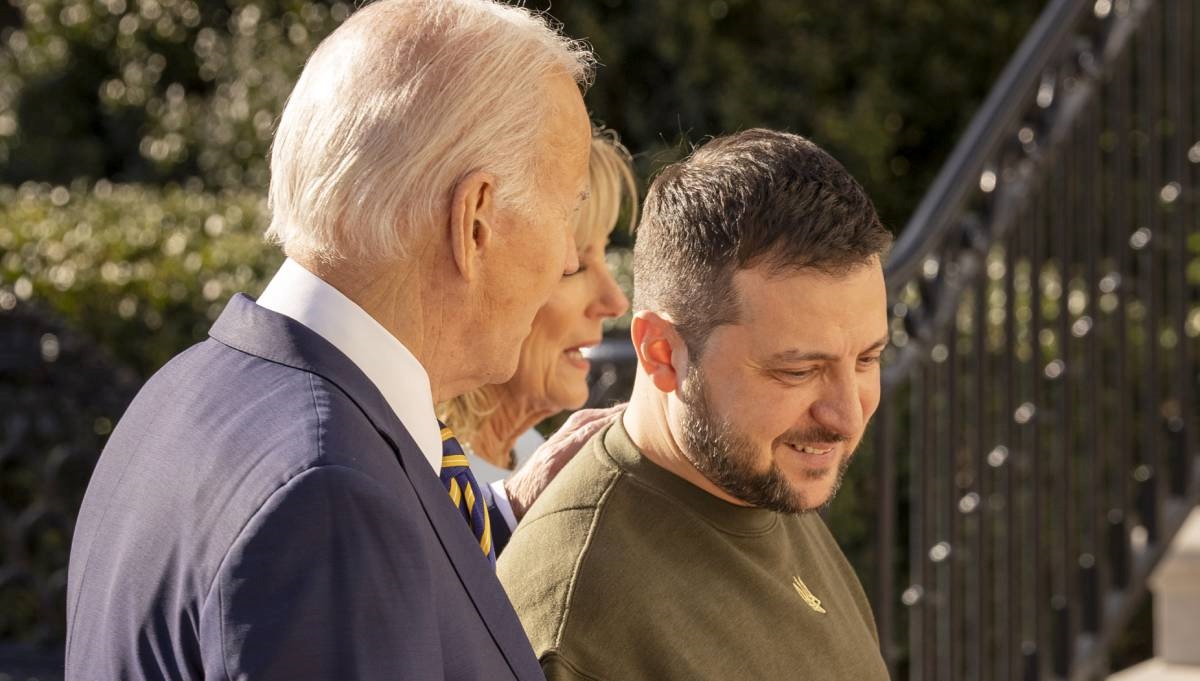 VIDEO Zelenski uručio Bidenu nagradu Heroja Ukrajine