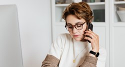10 minuta pričanja na telefon smanjuje usamljenost i depresiju, tvrdi istraživanje
