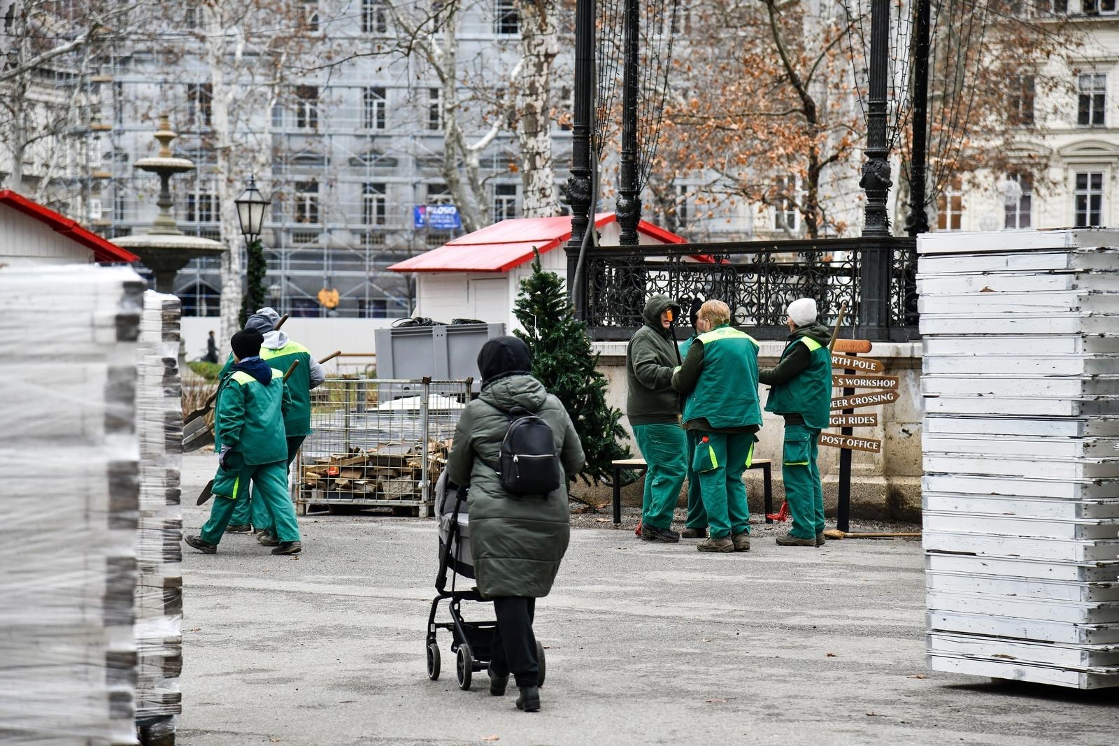 VIDEO Traje uklanjanje adventskih kućica u Zagrebu