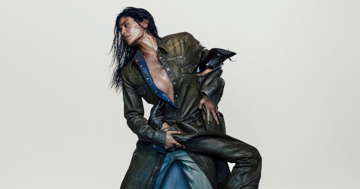 Kylie Jenner pozirala u toplesu i prekrivena blatom za novu kampanju Acne Studiosa