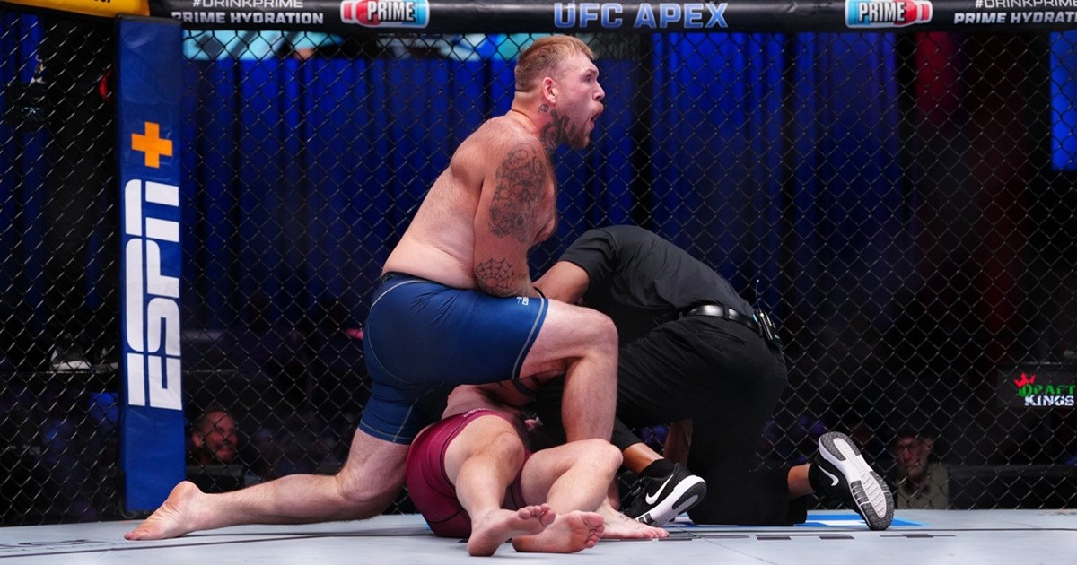 VIDEO Brutalan nokaut u UFC-u za 16 sekundi i bizarna molba pobjednika