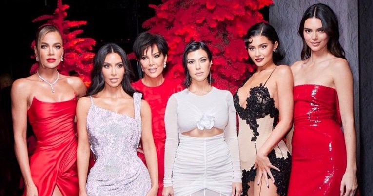 Kim Kardashian objavila blagdanske obiteljske fotke, ljudi pišu: Ovo je suludo