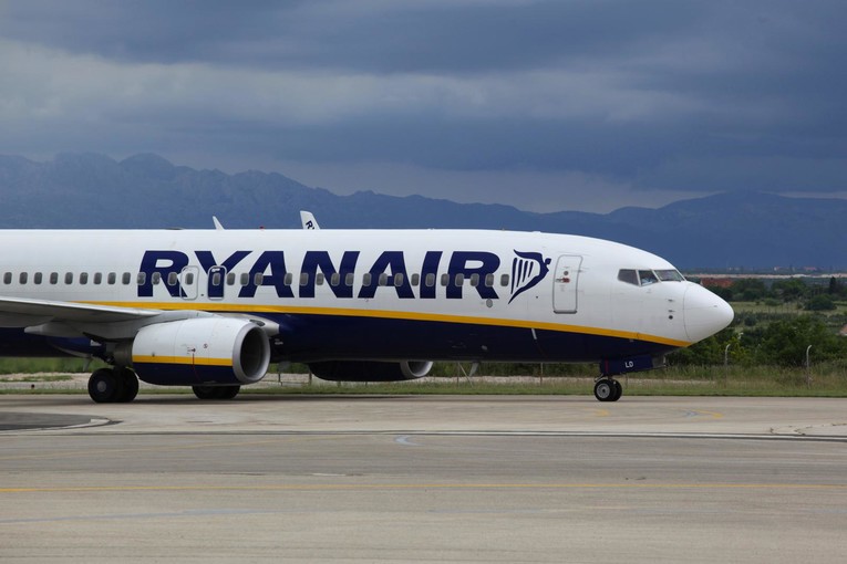 Pijana Britanka (35) izazvala incident u avionu iz Zadra pa napala policiju