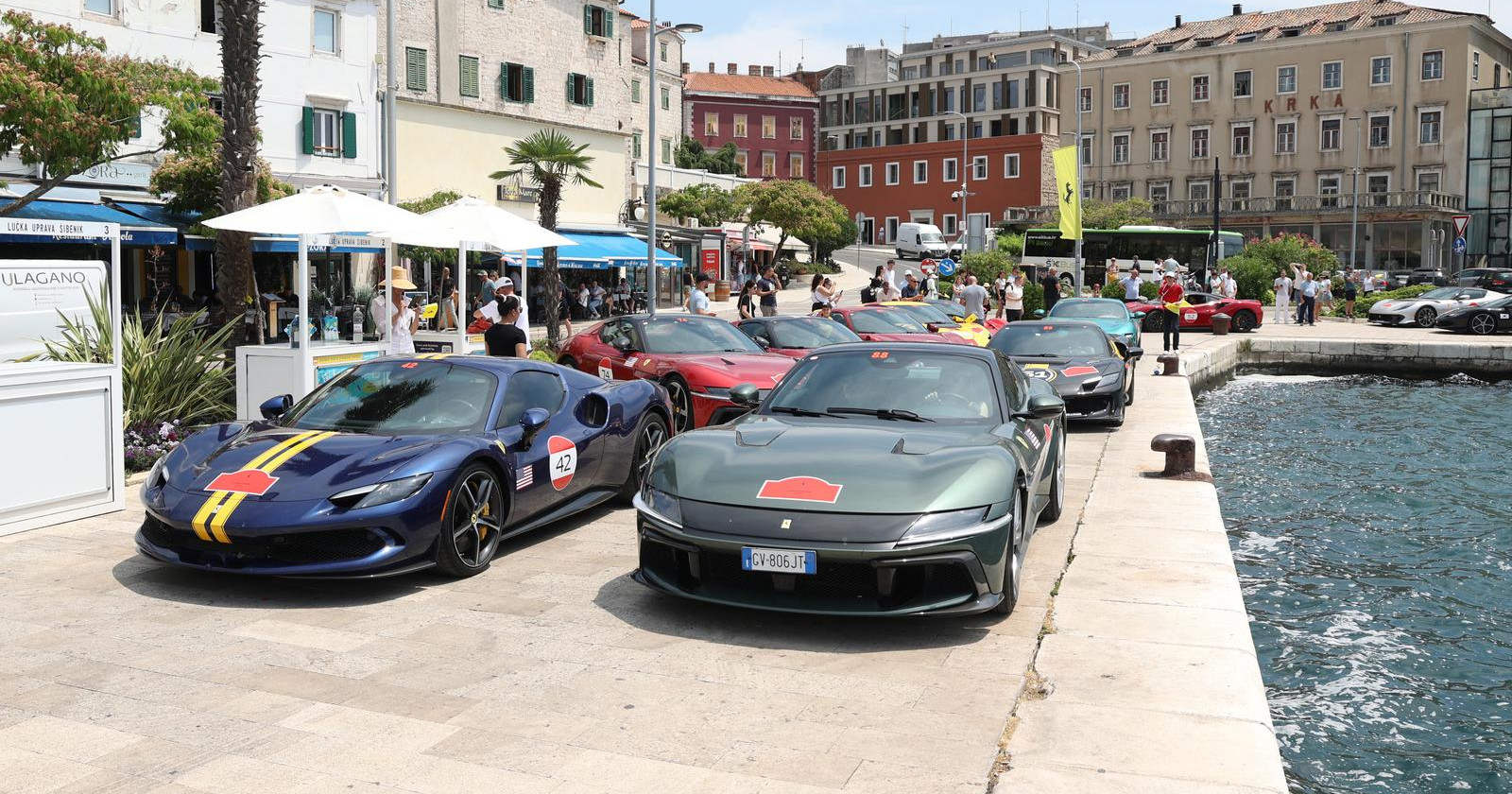 VIDEO I FOTO Više od 120 Ferrarija okupiralo Jadran. Bili smo na spektaklu u Splitu