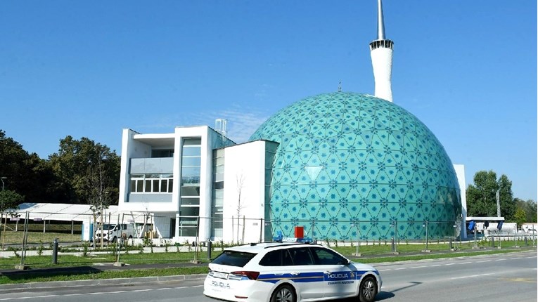 Sutra se u Sisku otvara džamija, stiže Erdogan