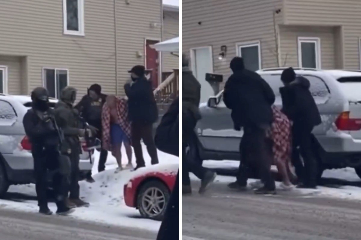 Širi se snimka: ICE Amerikancu provalio vrata, izvukli ga polugolog na -10