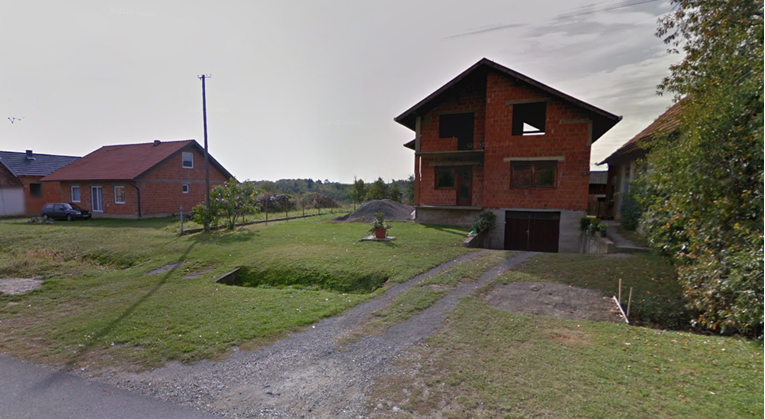 Kosio livadu kod Našica pa se poskliznuo i pao pod traktor, teško je ozlijeđen